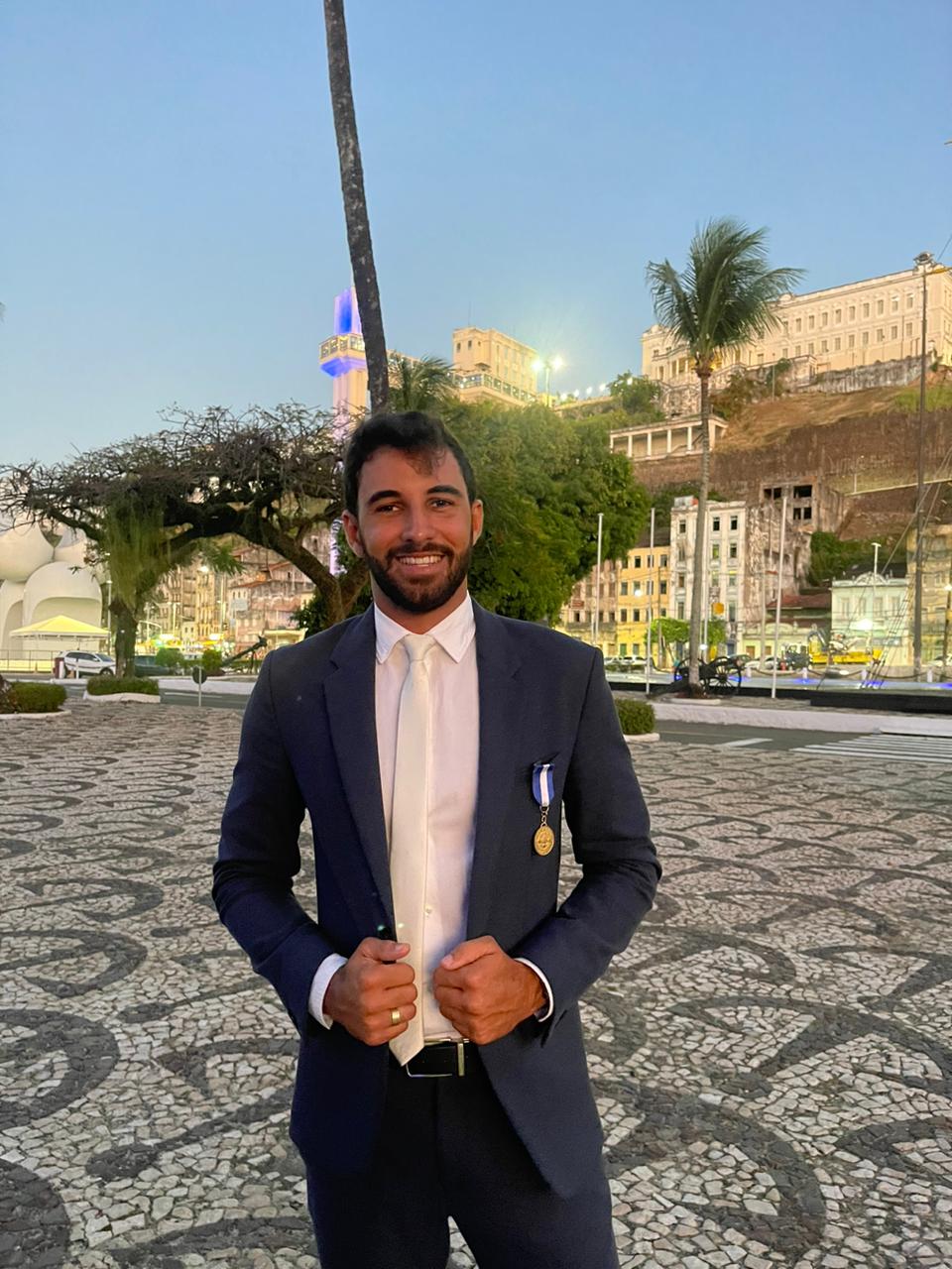 Hugo Leonardo da Barco Show recebe o título de Amigo da Marinha 
